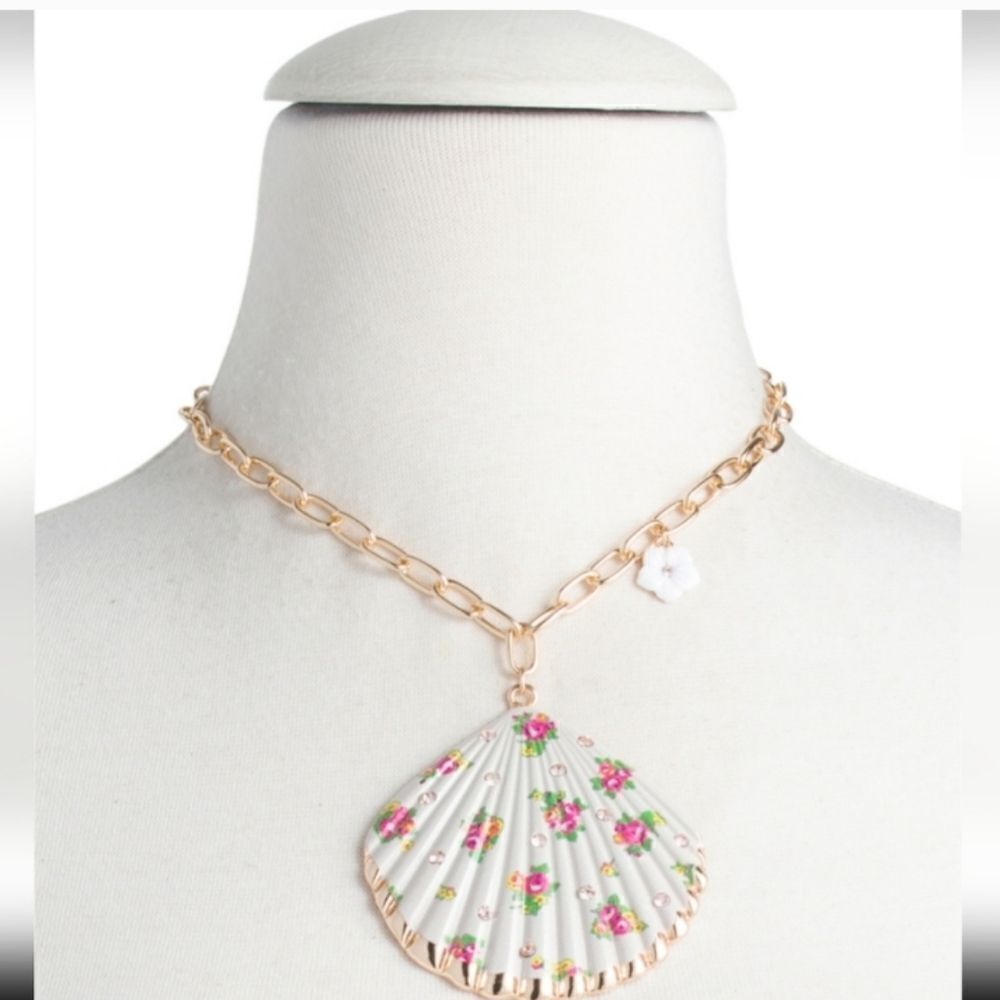 Betsey Johnson White Gray Seashell Pendant Necklace Floral Print